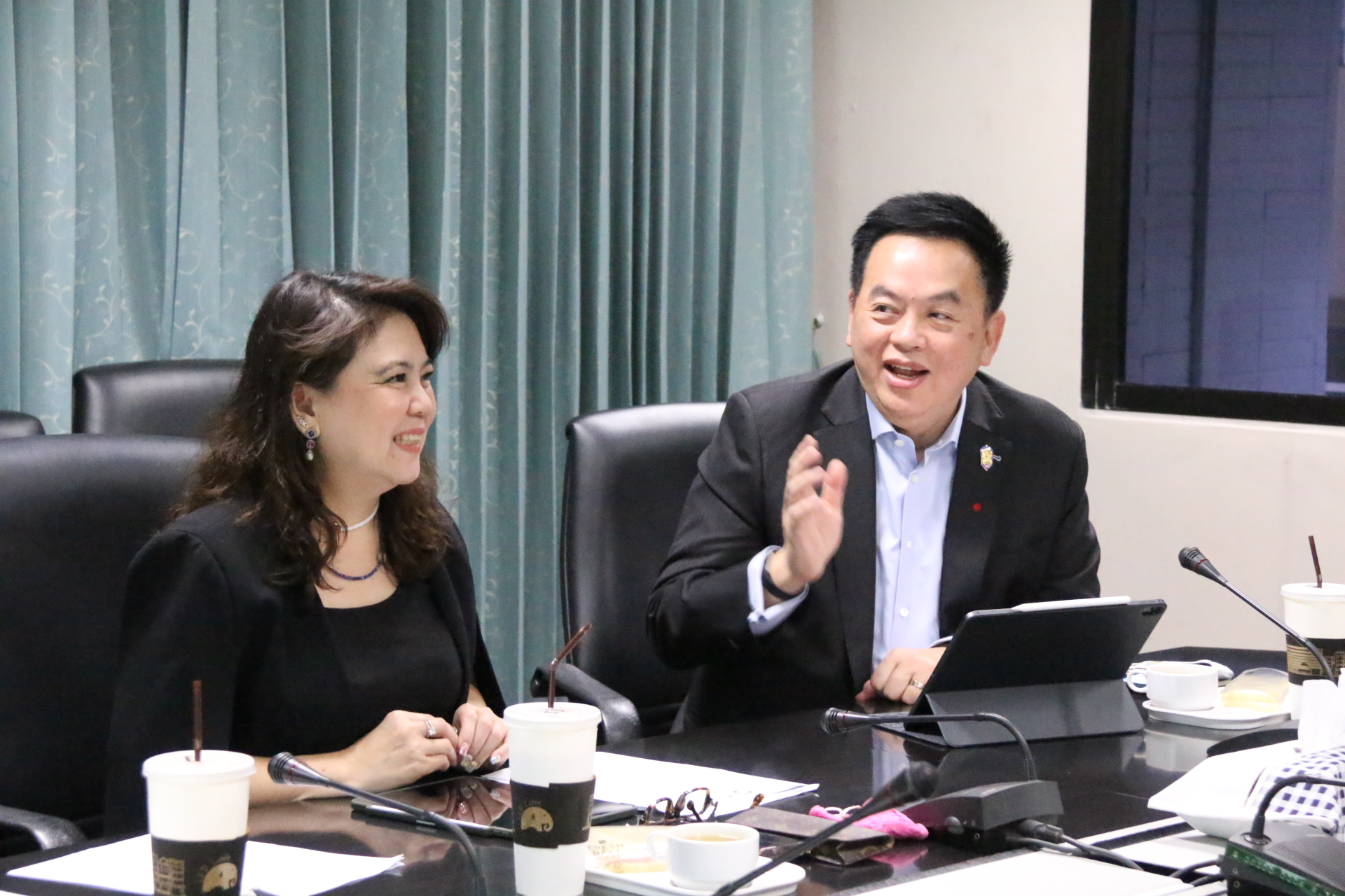 ﻿กรมบังคับคดี ร่วมประชุมหารือกับผู้บริหารธนาคารกรุงไทย จำกัด (มหาชน) เกี่ยวกับการเชื่อมโยงข้อมูลบุคคลล้มละลาย เพื่อใช้ตรวจสอบสถานะบุคคล/นิติบุคคลที่ถูกศาลมีคำสั่งพิทักษ์ทรัพย์เด็ดขาด